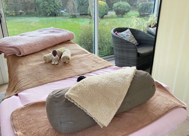 Espace calme et lumineux pour se poser et ralentir en hiver chez EssenCel’en Soi à Sainte-Hélène